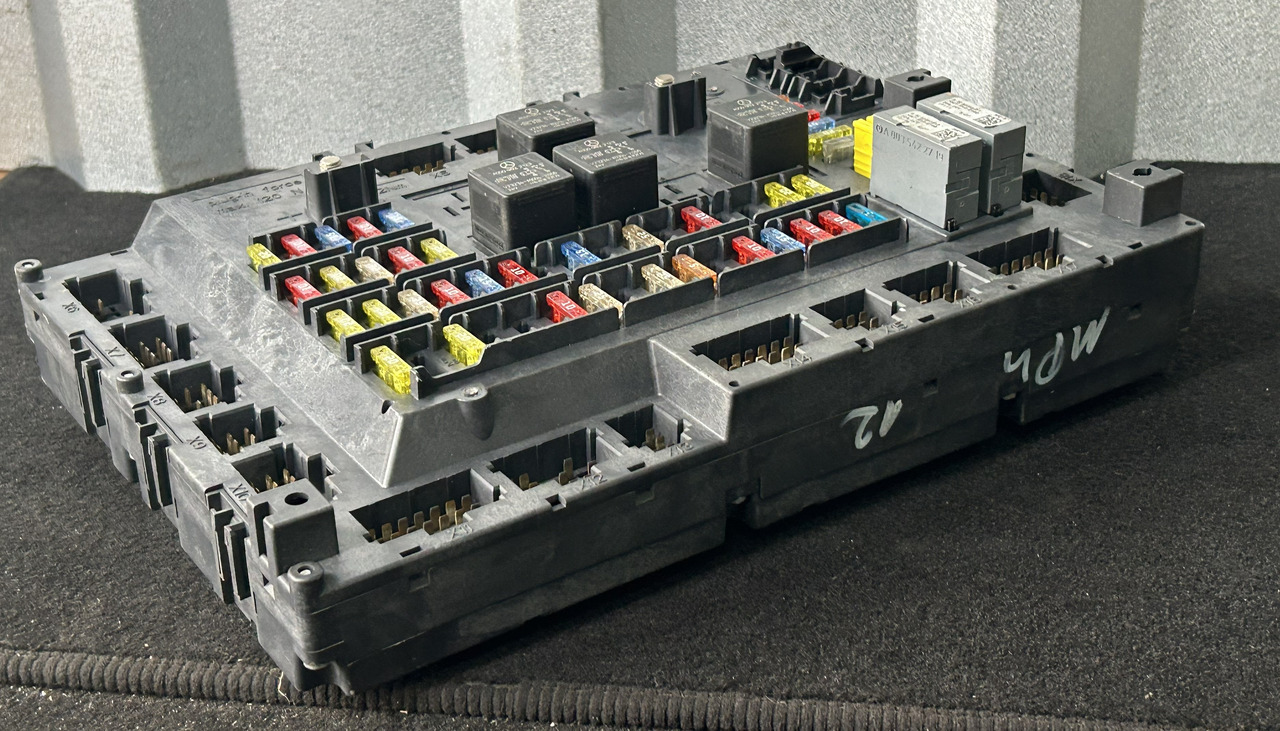 MERCEDES ACTROS MP4 A FUSE MODULE SAM - נתיך: תמונה 4 MERCEDES ACTROS MP4 A FUSE MODULE SAM - נתיך: תמונה 4