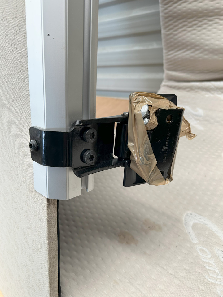 MERCEDES ACTROS MP4 UPPER BED COUCH WITH MATTRESS PREMIUM COMFORT - חלק אוניברסלי: תמונה 2 MERCEDES ACTROS MP4 UPPER BED COUCH WITH MATTRESS PREMIUM COMFORT - חלק אוניברסלי: תמונה 2