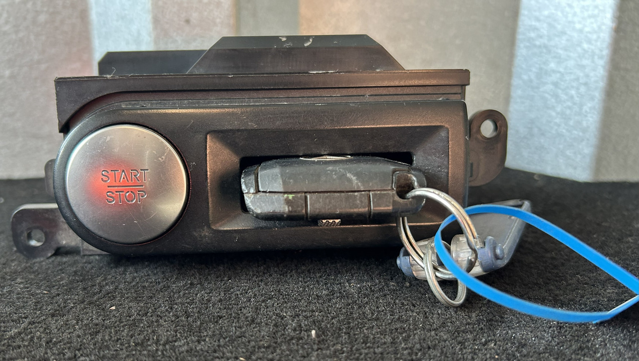 MERCEDES-BENZ ACTROS MP4 START/STOP IGNITION SWITCH - לוח מחוונים עבור משאית: תמונה 1 MERCEDES-BENZ ACTROS MP4 START/STOP IGNITION SWITCH - לוח מחוונים עבור משאית: תמונה 1