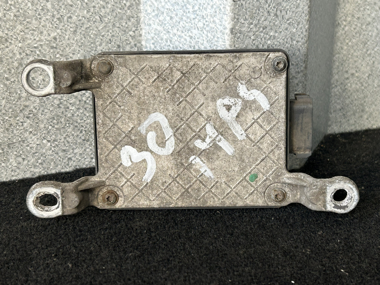 MERCEDES-BENZ RADAR DISTRONIC ACTROS MP4 - ECU: תמונה 4 MERCEDES-BENZ RADAR DISTRONIC ACTROS MP4 - ECU: תמונה 4