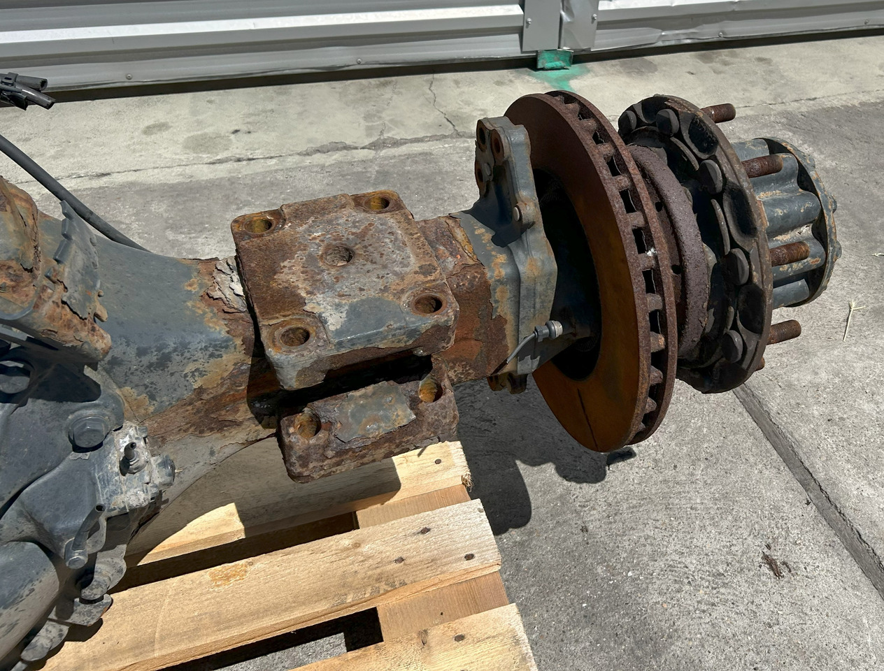 MERCEDES-BENZ REAR AXLE + HUBS ACTROS MP4 R440-13 2,846 - סרן אחורי עבור משאית: תמונה 4 MERCEDES-BENZ REAR AXLE + HUBS ACTROS MP4 R440-13 2,846 - סרן אחורי עבור משאית: תמונה 4