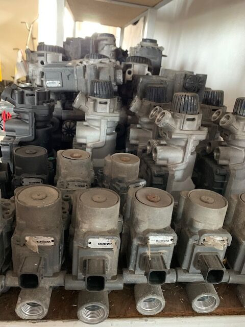 Mercedes-Benz ACTROS MP4 EBS Trailer Control Module K000920 Mercedes-Benz ACTROS MP4 truck - שסתום בלמים עבור משאית: תמונה 5 Mercedes-Benz ACTROS MP4 EBS Trailer Control Module K000920 Mercedes-Benz ACTROS MP4 truck - שסתום בלמים עבור משאית: תמונה 5