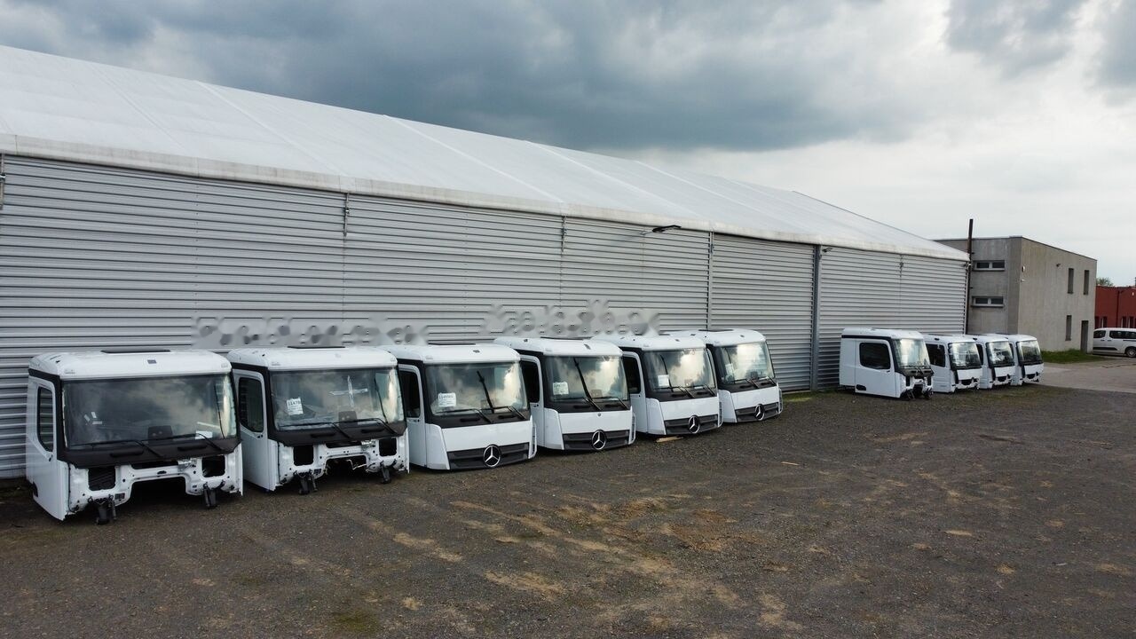 Mercedes-Benz M ClassicSpace Arocs for Mercedes-Benz ACTROS ANTOS AXOR M classic space 170mm Fahrerhaus - תא: תמונה 3 Mercedes-Benz M ClassicSpace Arocs for Mercedes-Benz ACTROS ANTOS AXOR M classic space 170mm Fahrerhaus - תא: תמונה 3