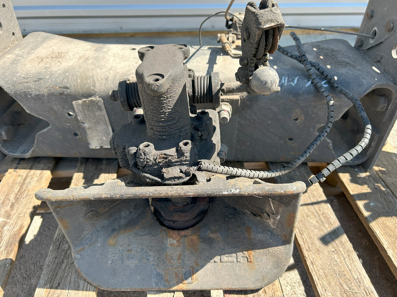 ROCKINGER ROCKINGER RO 50-G6 HOOK AUTOMATIC COUPLING - חלק אוניברסלי עבור משאית: תמונה 2 ROCKINGER ROCKINGER RO 50-G6 HOOK AUTOMATIC COUPLING - חלק אוניברסלי עבור משאית: תמונה 2