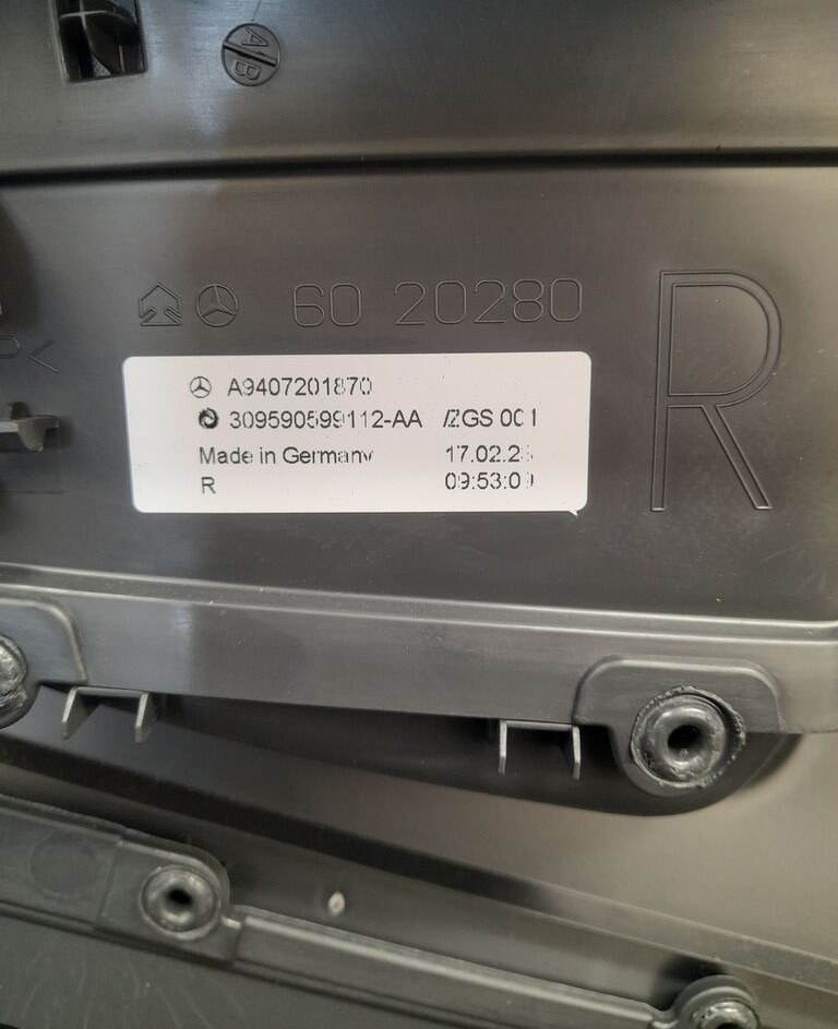 TAPICERKA PANEL DRZWI R Mercedes-Benz ATEGO A9407201870 - דלת וחלקים עבור משאית: תמונה 5 TAPICERKA PANEL DRZWI R Mercedes-Benz ATEGO A9407201870 - דלת וחלקים עבור משאית: תמונה 5