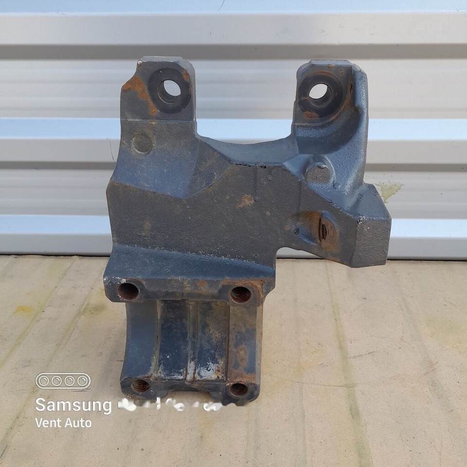 WSPORNIK DRĄŻKA REAKCYJNEGO MOST PRZEDNI DAF XF 106 1908318 DAF 1908318 truck - מתלה עבור משאית: תמונה 1 WSPORNIK DRĄŻKA REAKCYJNEGO MOST PRZEDNI DAF XF 106 1908318 DAF 1908318 truck - מתלה עבור משאית: תמונה 1