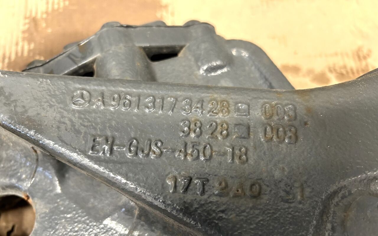 WSPORNIK MOCOWANIE ŁAPA ZACZEPU Mercedes-Benz ACTROS MP4 truck - מתלה עבור משאית: תמונה 1 WSPORNIK MOCOWANIE ŁAPA ZACZEPU Mercedes-Benz ACTROS MP4 truck - מתלה עבור משאית: תמונה 1