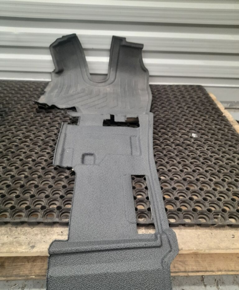 WYKŁADZINA KABINY L Mercedes-Benz ATEGO A9736800540 - תא ופנים הרכב עבור משאית: תמונה 1 WYKŁADZINA KABINY L Mercedes-Benz ATEGO A9736800540 - תא ופנים הרכב עבור משאית: תמונה 1