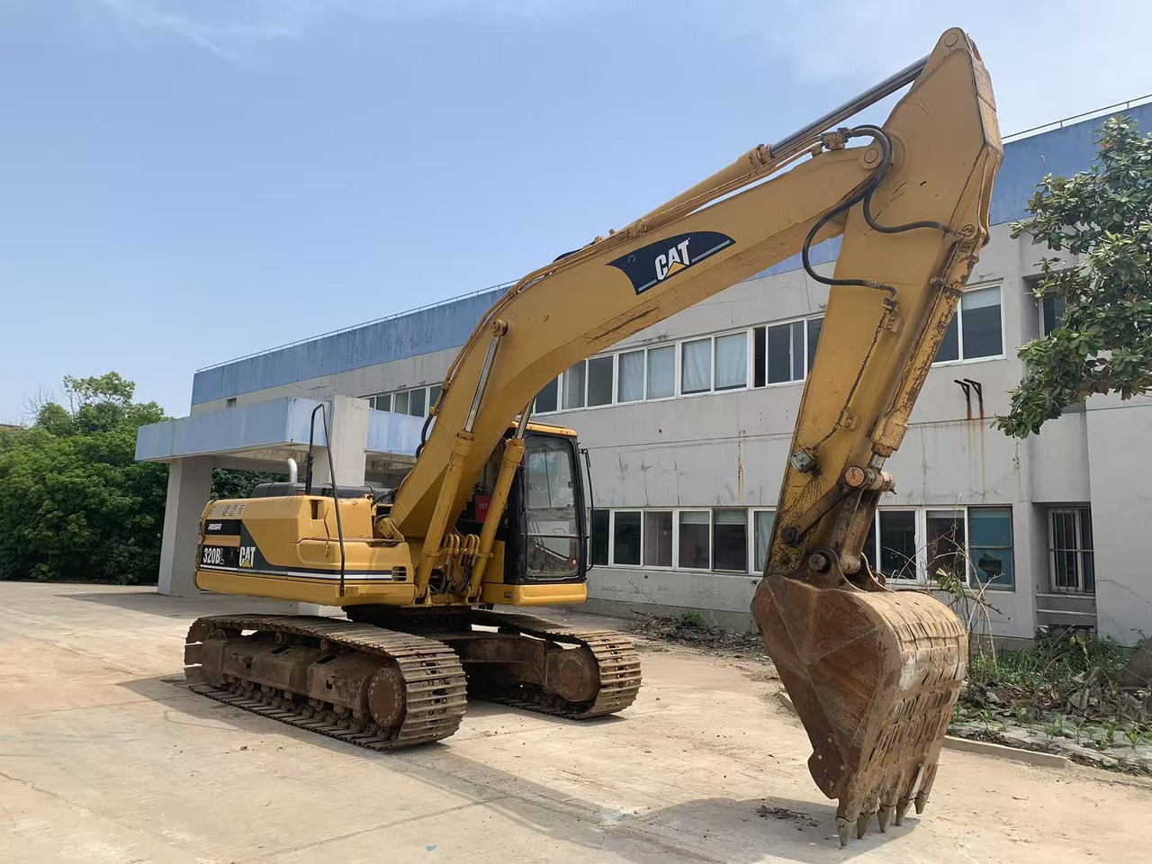 CATERPILLAR 320BL Used Excavator with Original Color - מחפר סורק: תמונה 2 CATERPILLAR 320BL Used Excavator with Original Color - מחפר סורק: תמונה 2