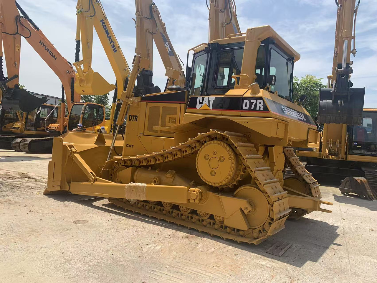 Caterpillar Tracked Tractor CAT D6R, D7R, D8R with Triangle Track - דחפור: תמונה 3 Caterpillar Tracked Tractor CAT D6R, D7R, D8R with Triangle Track - דחפור: תמונה 3