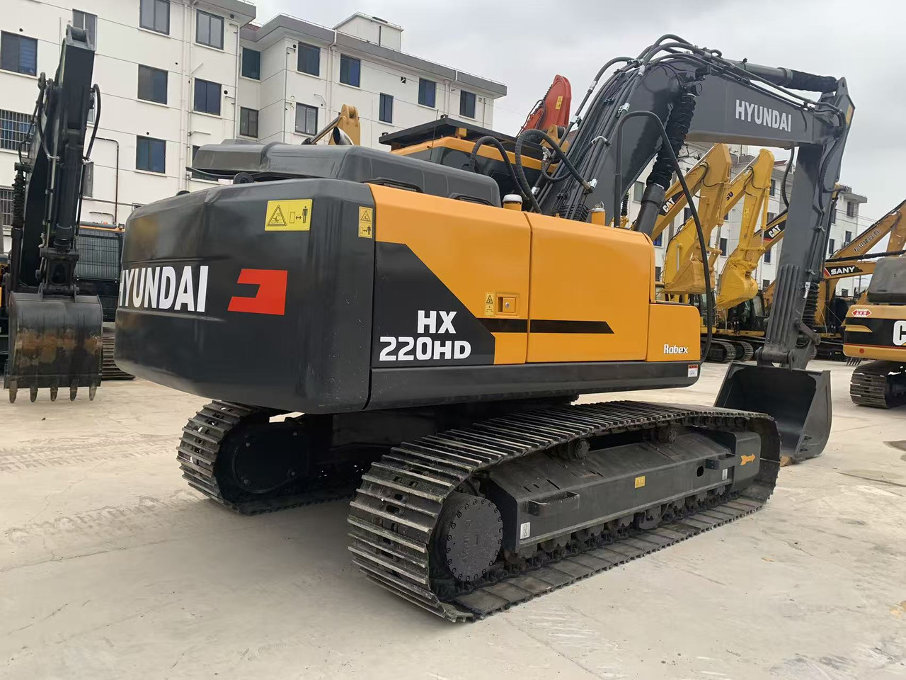 Hyundai HX220HD Good Price Secondhand 22 ton Excavator - מחפר סורק: תמונה 5 Hyundai HX220HD Good Price Secondhand 22 ton Excavator - מחפר סורק: תמונה 5