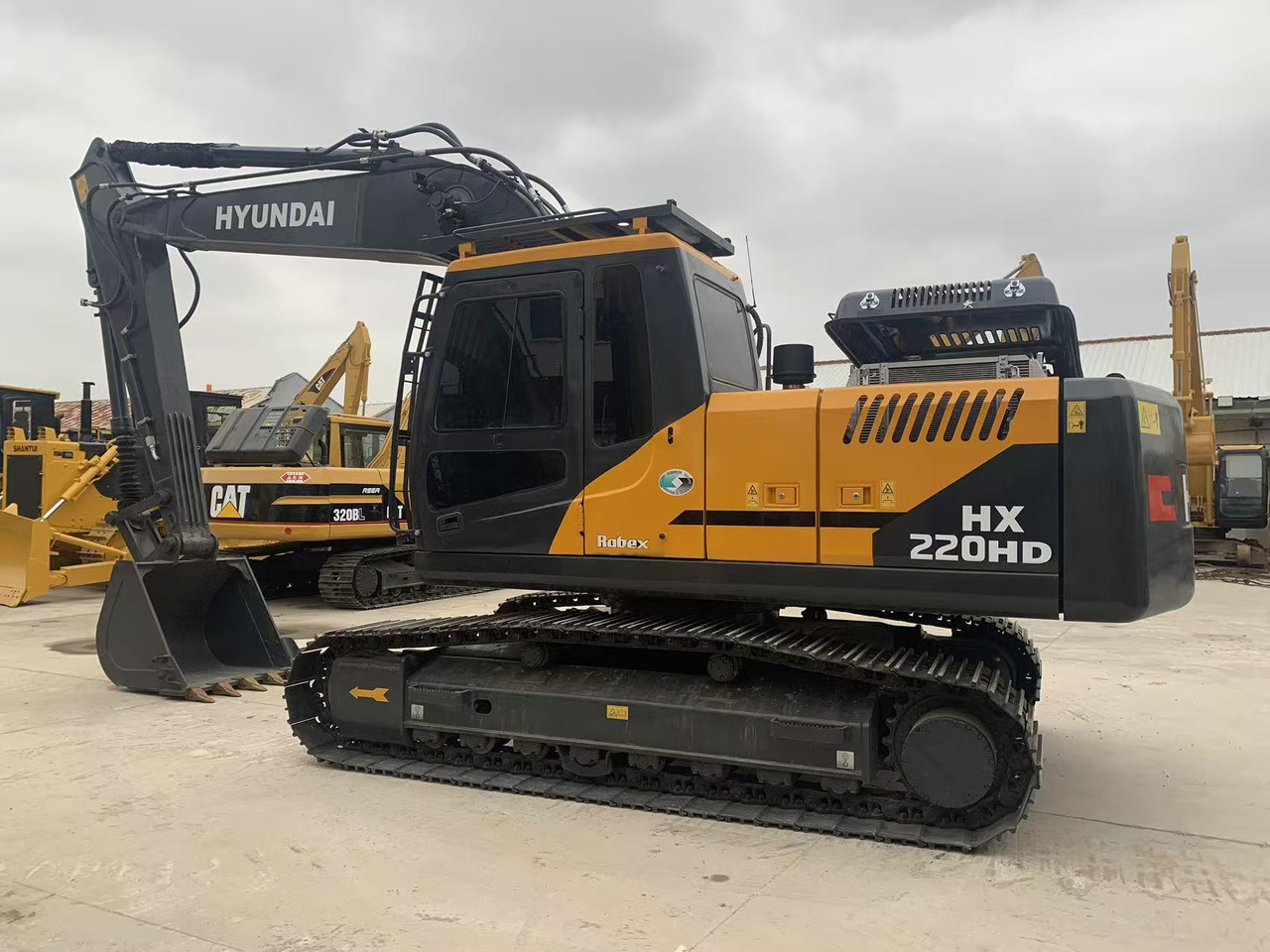 Hyundai HX220HD Good Price Secondhand 22 ton Excavator - מחפר סורק: תמונה 1 Hyundai HX220HD Good Price Secondhand 22 ton Excavator - מחפר סורק: תמונה 1