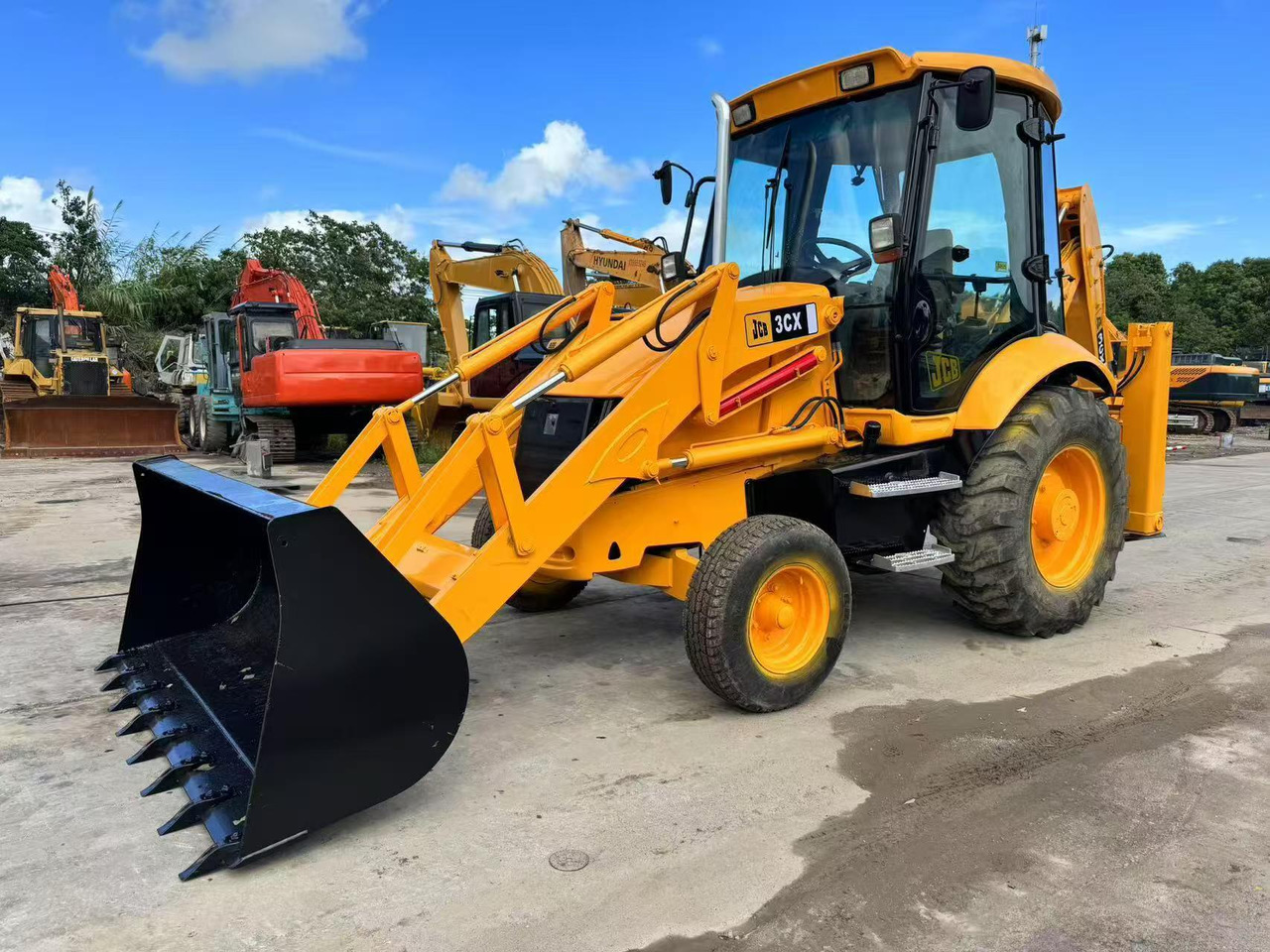 JCB 4x4 Backhoe Loader 3CX Used Condition - מחפרון: תמונה 1 JCB 4x4 Backhoe Loader 3CX Used Condition - מחפרון: תמונה 1