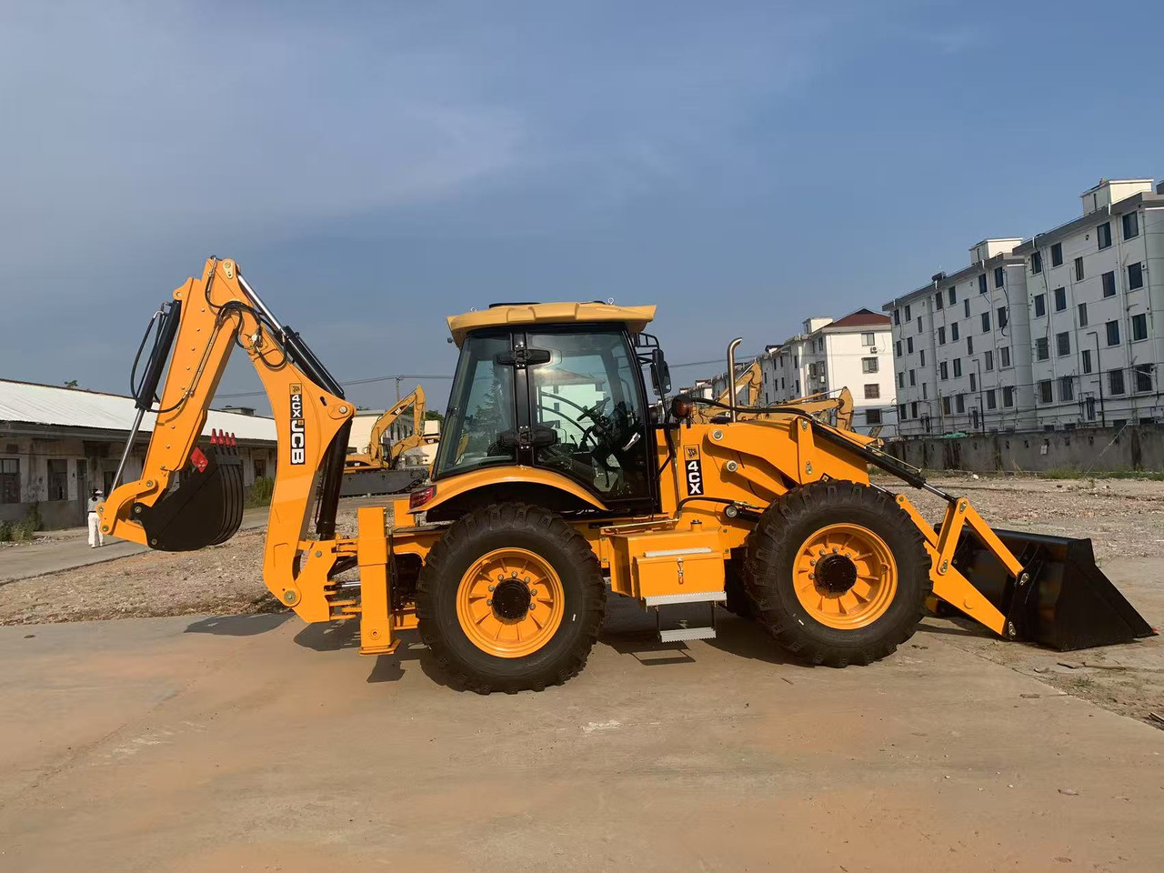 JCB 4x4 Backhoe Loader 4CX, 3CX Brand New Condition - מחפרון: תמונה 2 JCB 4x4 Backhoe Loader 4CX, 3CX Brand New Condition - מחפרון: תמונה 2