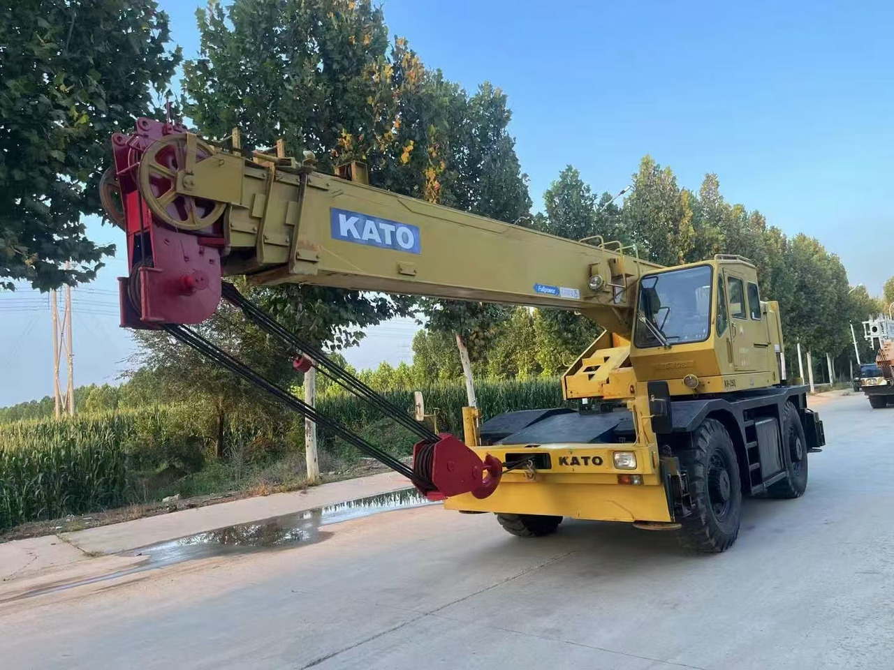 KATO KR250 Good Price 25 ton Rough Terrain Crane - עגורן נייד: תמונה 2 KATO KR250 Good Price 25 ton Rough Terrain Crane - עגורן נייד: תמונה 2