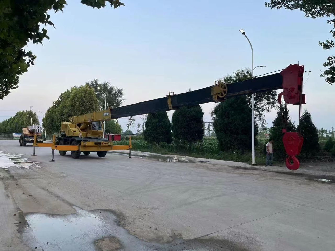 KATO KR250 Good Price 25 ton Rough Terrain Crane - עגורן נייד: תמונה 5 KATO KR250 Good Price 25 ton Rough Terrain Crane - עגורן נייד: תמונה 5