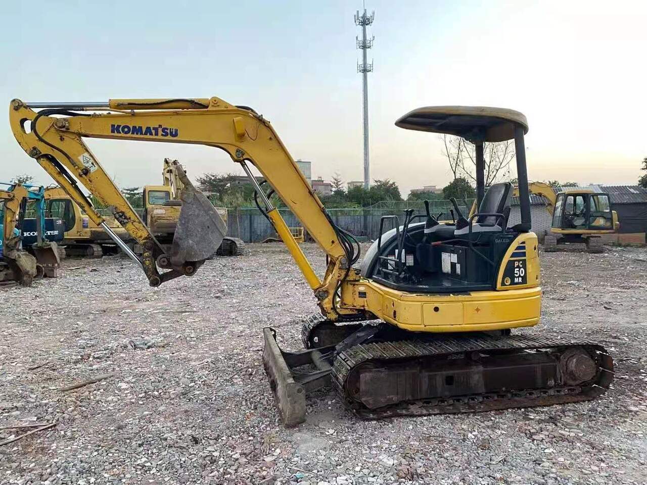 KOMATSU samll digger 5 ton excavatr Komatsu PC50MR with open cabin - מיני מחפר: תמונה 1 KOMATSU samll digger 5 ton excavatr Komatsu PC50MR with open cabin - מיני מחפר: תמונה 1