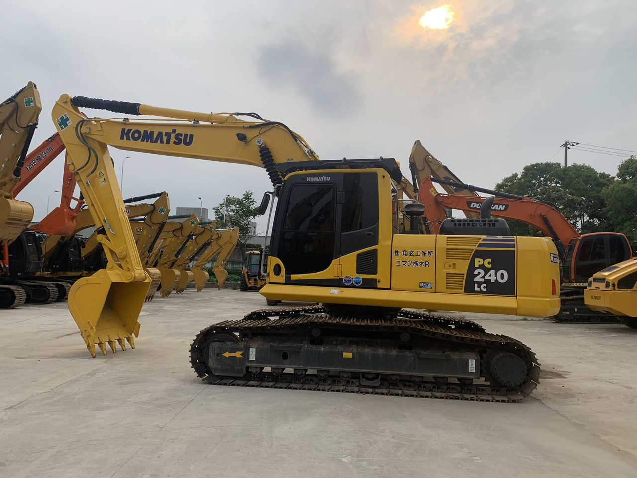 Komatsu PC240, PC220 Secondhand Excavator Good Price - מחפר סורק: תמונה 4 Komatsu PC240, PC220 Secondhand Excavator Good Price - מחפר סורק: תמונה 4