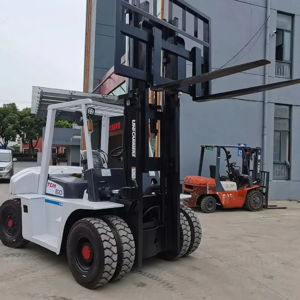 TCM 6 ton Diesel Forklift FD60 with Fork Positioner - מלגזת סולר: תמונה 3 TCM 6 ton Diesel Forklift FD60 with Fork Positioner - מלגזת סולר: תמונה 3