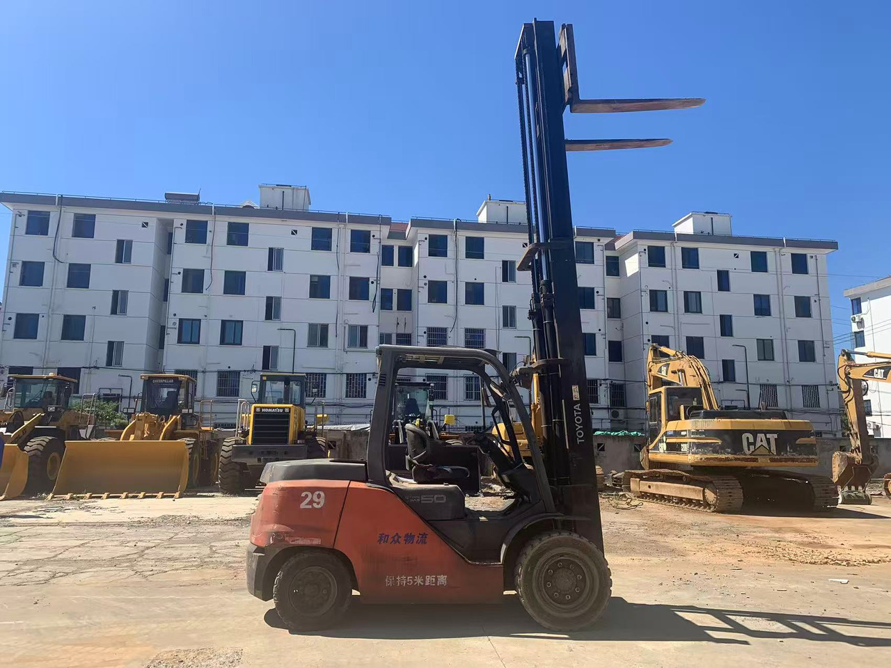 Toyota Forklift 5 ton Diesel Forklift FD50 with 5m High Mast - מלגזת סולר: תמונה 3 Toyota Forklift 5 ton Diesel Forklift FD50 with 5m High Mast - מלגזת סולר: תמונה 3