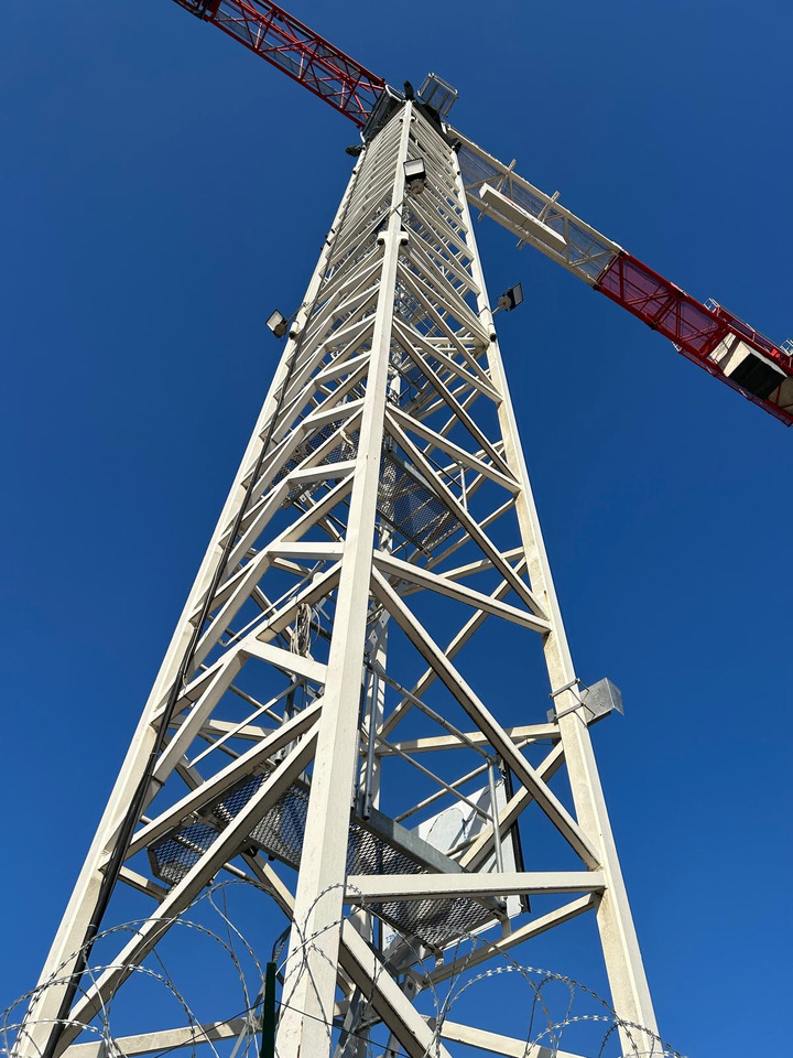 LIEBHERR 245 EC-H 12 Litronic - עגורן מגדל: תמונה 2 LIEBHERR 245 EC-H 12 Litronic - עגורן מגדל: תמונה 2