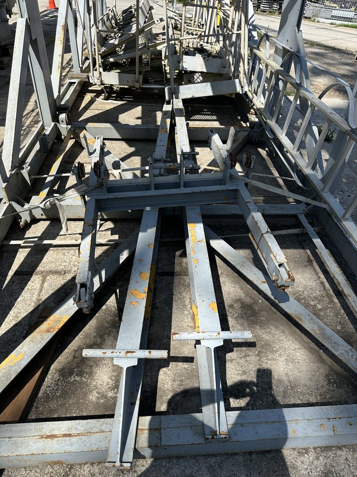 POTAIN T60A telescopic cage - עגורן מגדל: תמונה 3 POTAIN T60A telescopic cage - עגורן מגדל: תמונה 3