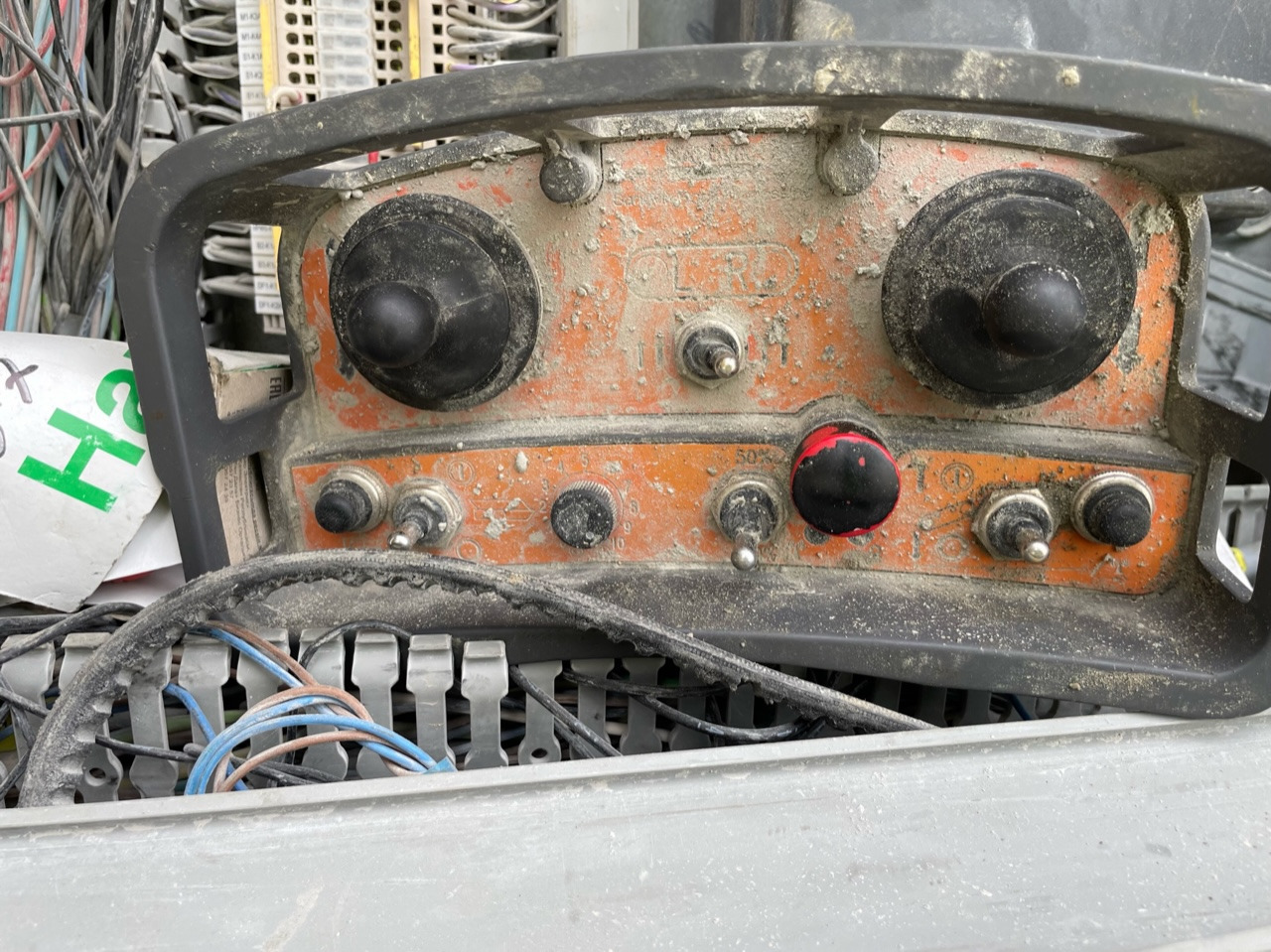SANDVIK CM 1208 - מגרסה ניידת: תמונה 5 SANDVIK CM 1208 - מגרסה ניידת: תמונה 5