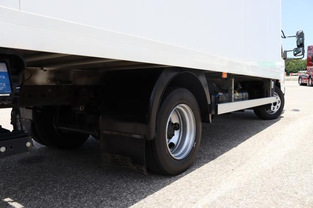 FUSO Canter 7C18 AMT - כלי רכב מסחרי עם תיבה: תמונה 4 FUSO Canter 7C18 AMT - כלי רכב מסחרי עם תיבה: תמונה 4