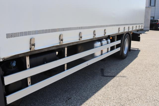 Mercedes-Benz Antos 1836L - משאית צד נופל/ שטוחה: תמונה 4 Mercedes-Benz Antos 1836L - משאית צד נופל/ שטוחה: תמונה 4