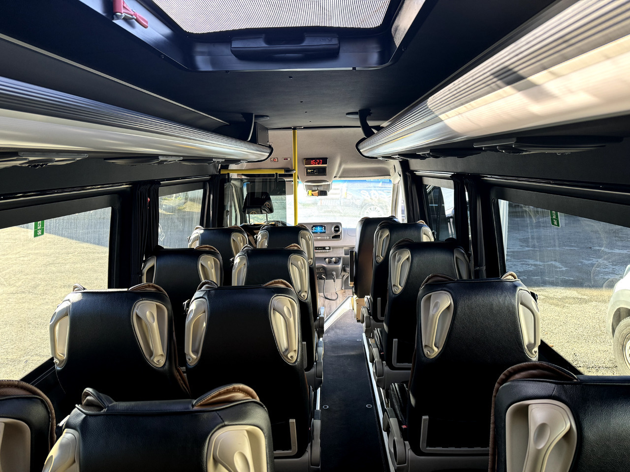 Mercedes-Benz Sprinter 517 - מיניבוס, כלי רכב מסחרי לנוסעים: תמונה 4 Mercedes-Benz Sprinter 517 - מיניבוס, כלי רכב מסחרי לנוסעים: תמונה 4