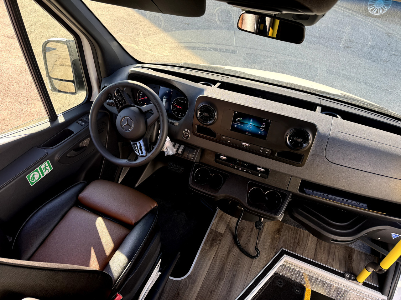 Mercedes-Benz Sprinter 517 - מיניבוס, כלי רכב מסחרי לנוסעים: תמונה 2 Mercedes-Benz Sprinter 517 - מיניבוס, כלי רכב מסחרי לנוסעים: תמונה 2