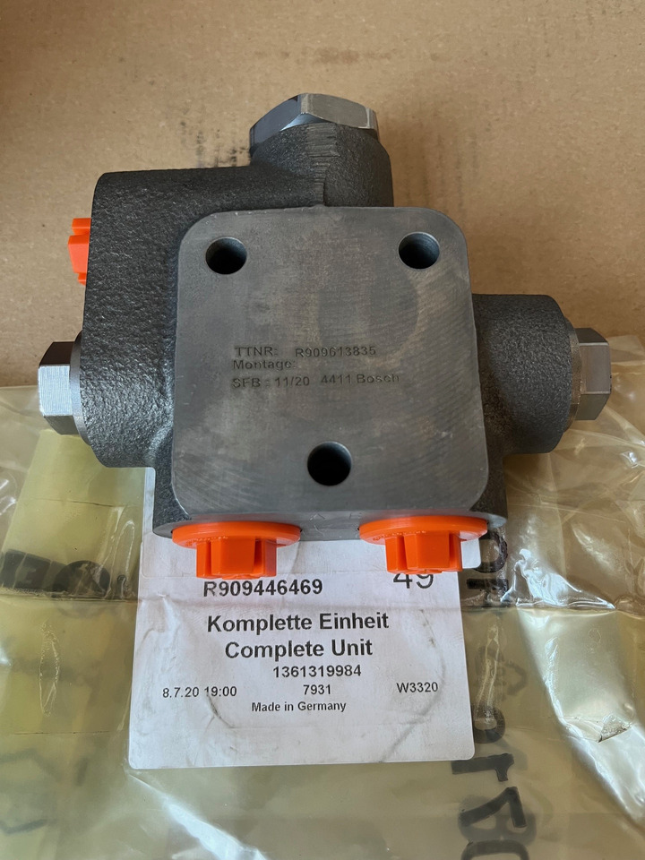 REXROTH R909446469 Flushing & Boost valve - חלקי חילוף עבור מחפר: תמונה 2 REXROTH R909446469 Flushing & Boost valve - חלקי חילוף עבור מחפר: תמונה 2