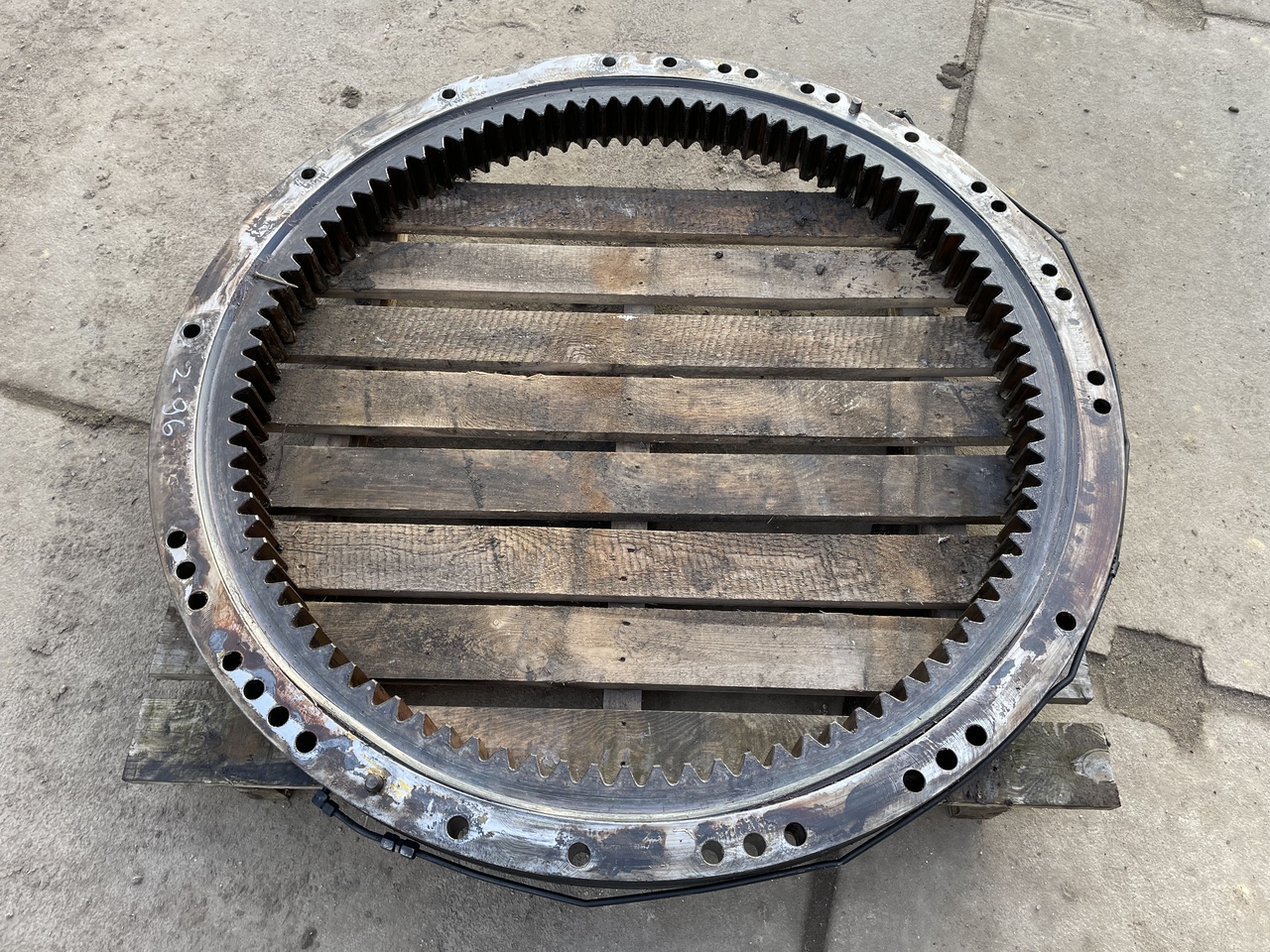 KOMATSU PC 228 - טבעת רוטציה עבור מחפר: תמונה 3 KOMATSU PC 228 - טבעת רוטציה עבור מחפר: תמונה 3