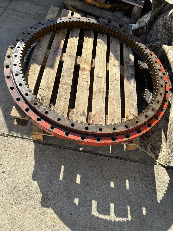 LIEBHERR 900C, 904C - טבעת רוטציה עבור מחפר: תמונה 1 LIEBHERR 900C, 904C - טבעת רוטציה עבור מחפר: תמונה 1