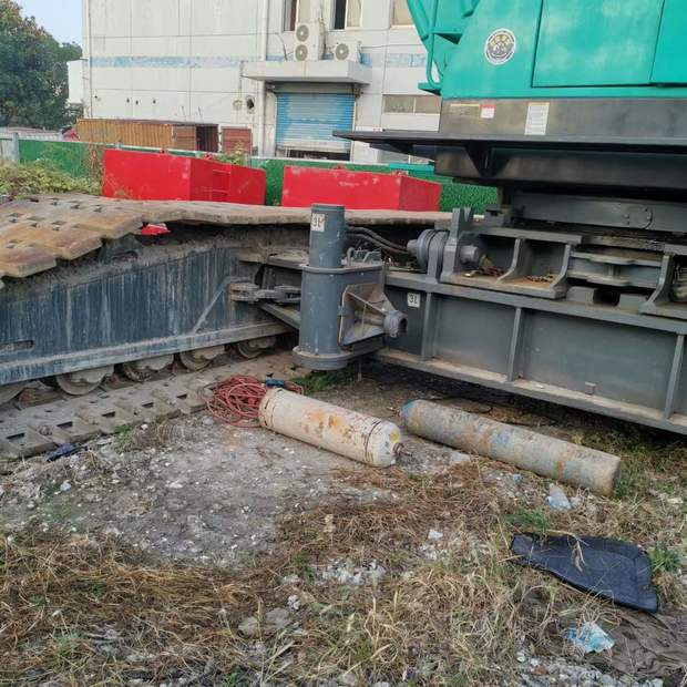 2005 KOBELCO 7150 - עגורן זוחל: תמונה 2 2005 KOBELCO 7150 - עגורן זוחל: תמונה 2