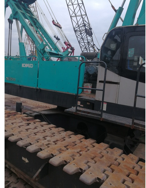 2012 KOBELCO CKE2500 - עגורן זוחל: תמונה 2 2012 KOBELCO CKE2500 - עגורן זוחל: תמונה 2