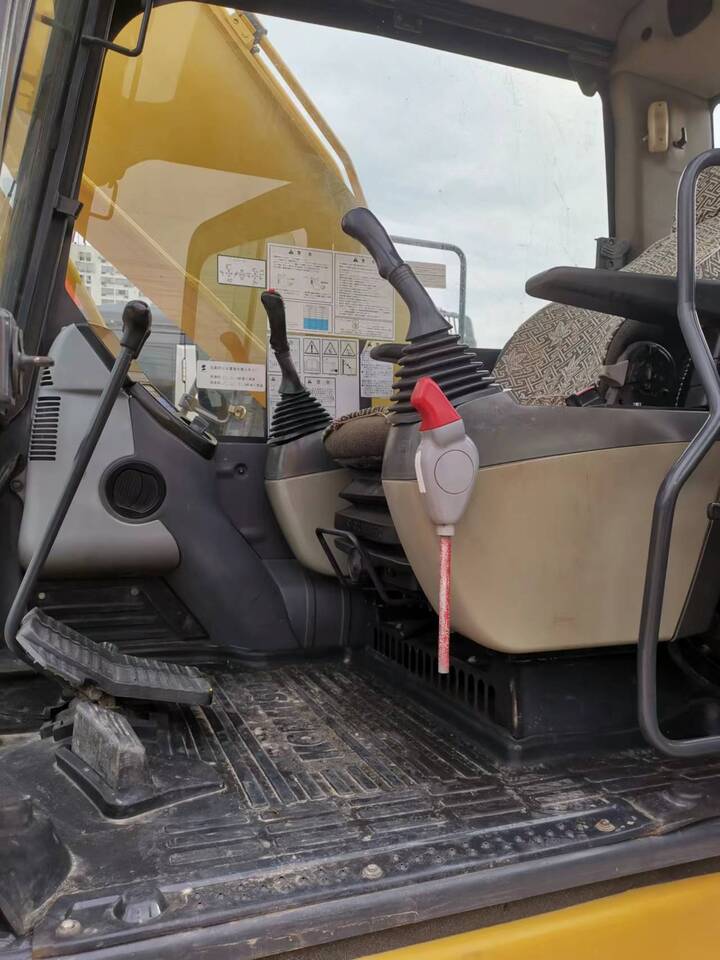 מחפר סורק Komatsu PC200-8: תמונה 10