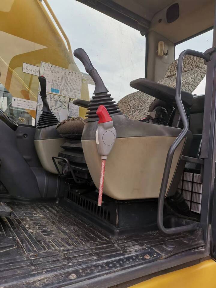 מחפר סורק Komatsu PC200-8: תמונה 14