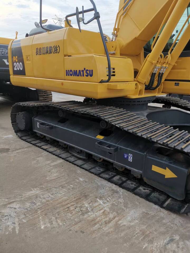 מחפר סורק Komatsu PC200-8: תמונה 13