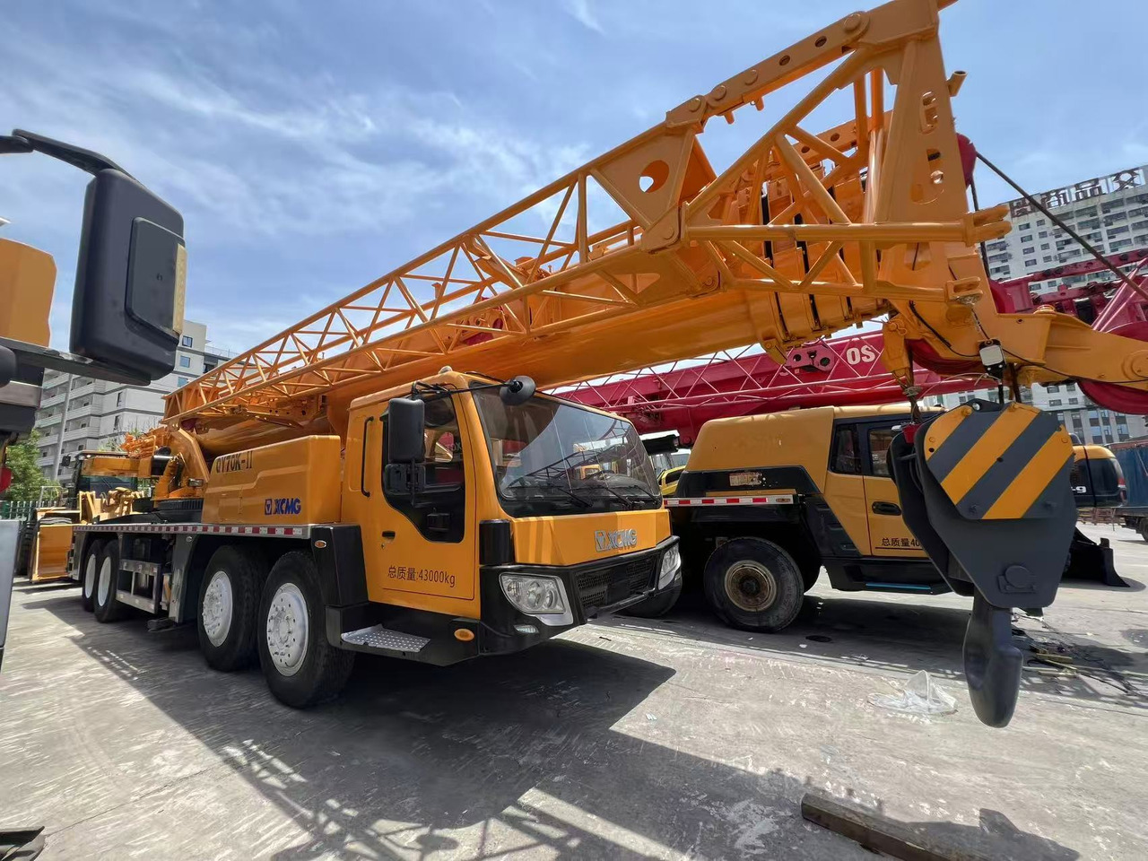 XCMG QY70K-I - עגורן נייד: תמונה 3 XCMG QY70K-I - עגורן נייד: תמונה 3