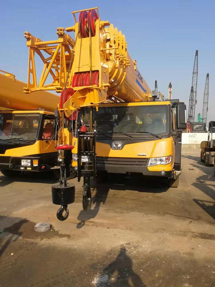 XCMG QY70K - עגורן נייד: תמונה 2 XCMG QY70K - עגורן נייד: תמונה 2