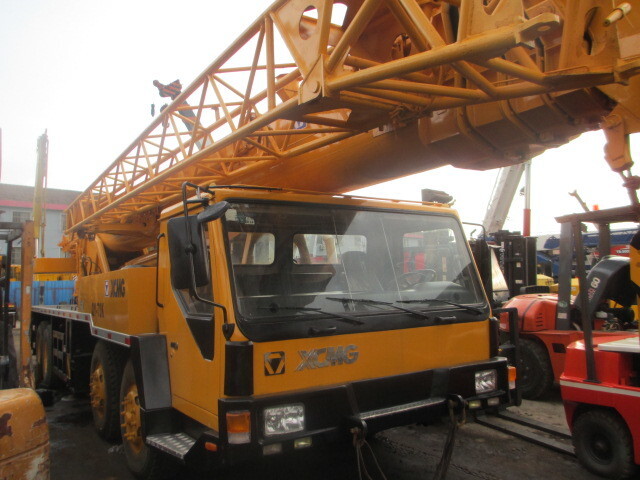 XCMG QY70K - עגורן נייד: תמונה 1 XCMG QY70K - עגורן נייד: תמונה 1