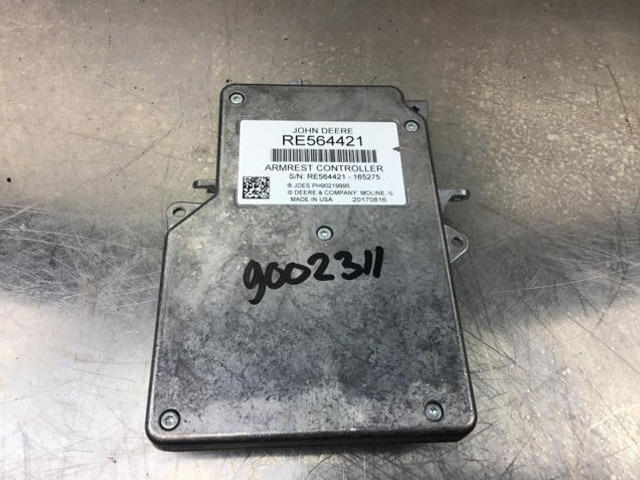 John Deere John Deere Armsrest Control - תא ופנים הרכב: תמונה 1 John Deere John Deere Armsrest Control - תא ופנים הרכב: תמונה 1