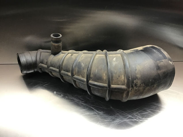 Liebherr Air Filter Hose - צינור כניסת אוויר: תמונה 2 Liebherr Air Filter Hose - צינור כניסת אוויר: תמונה 2