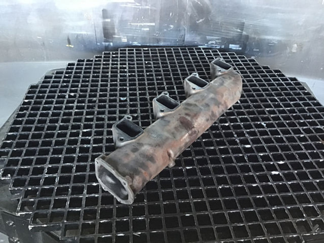 Liebherr Air Intakepipe - צינור כניסת אוויר: תמונה 4 Liebherr Air Intakepipe - צינור כניסת אוויר: תמונה 4