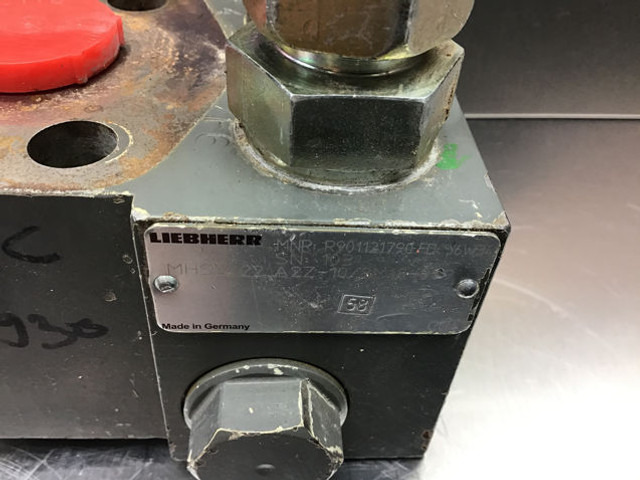 Liebherr Bypass Valve - שסתום: תמונה 3 Liebherr Bypass Valve - שסתום: תמונה 3