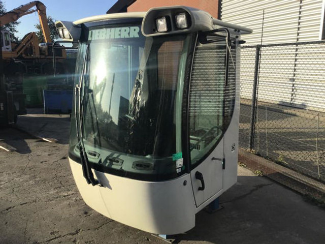 Liebherr Cabin - תא ופנים הרכב: תמונה 2 Liebherr Cabin - תא ופנים הרכב: תמונה 2