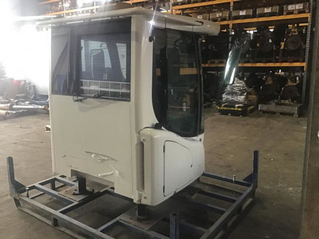 Liebherr Cabin - תא ופנים הרכב: תמונה 4 Liebherr Cabin - תא ופנים הרכב: תמונה 4