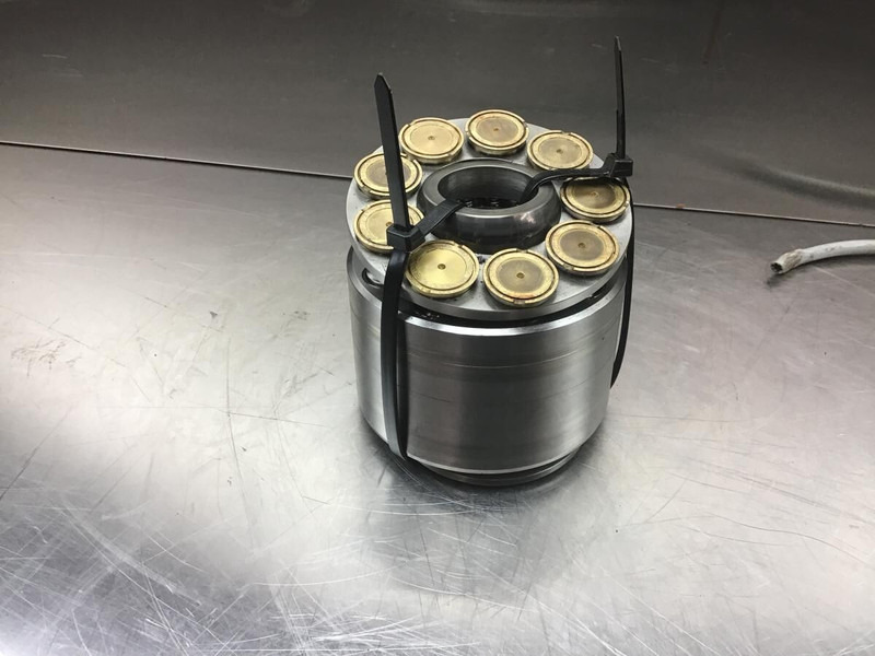 Liebherr Cilinder - צילינדר הידרולי: תמונה 1 Liebherr Cilinder - צילינדר הידרולי: תמונה 1