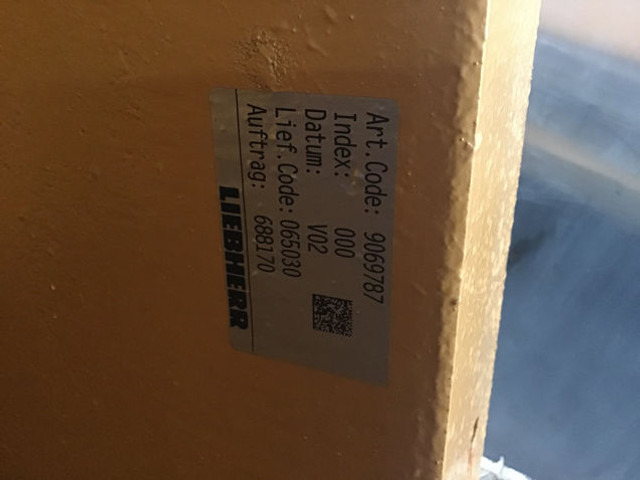 Liebherr Counterweight Left - משקל נגד עבור מכונת בנייה: תמונה 4 Liebherr Counterweight Left - משקל נגד עבור מכונת בנייה: תמונה 4